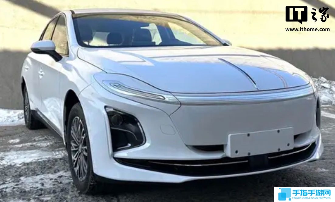 2025 款红旗 E-QM5 PLUS 轿车现身工信部：前脸调整、电机功率提至 110 千瓦