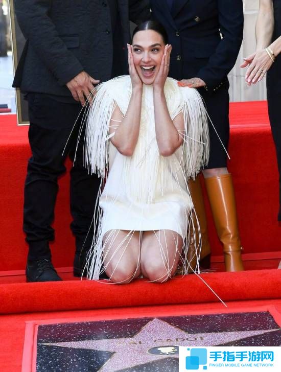 盖尔加朵好莱坞星光大道留星：我觉得我现在是最幸运的女人