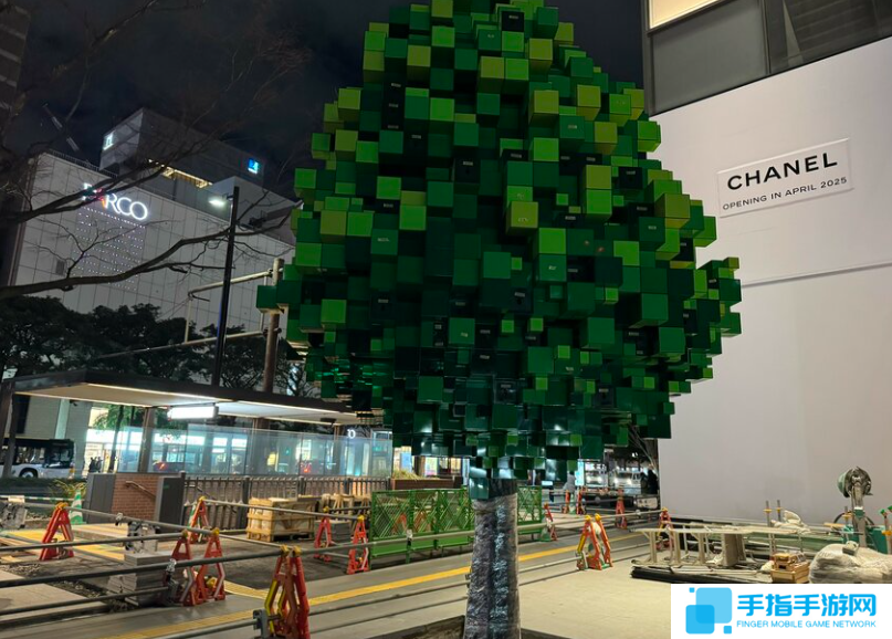 游戏照进现实 日本玩家展示街头《我的世界》风绿化树引热议