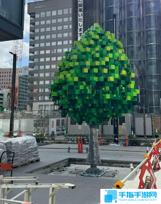 游戏照进现实 日本玩家展示街头《我的世界》风绿化树引热议