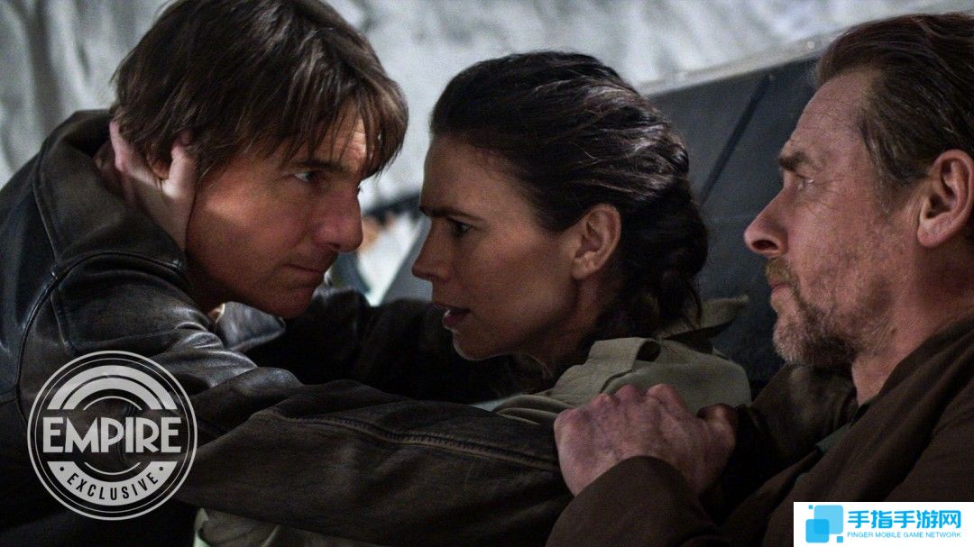 《碟中谍8》杂志封面图及新剧照 阿汤哥再次扒飞机