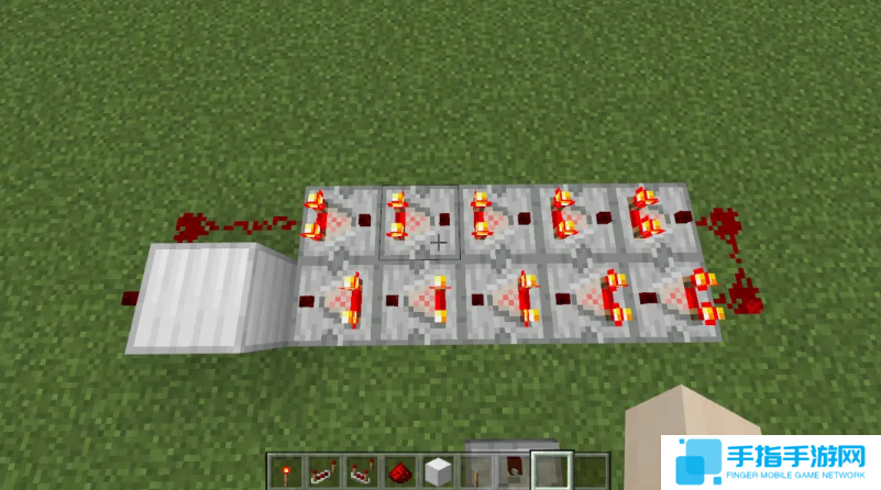 我的世界比较器时钟怎么做