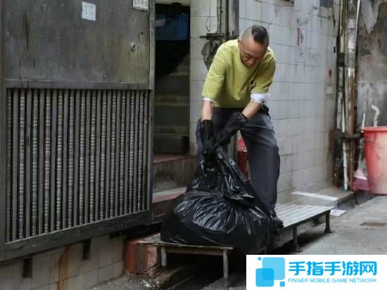 TVB演员戴耀明在餐厅打工上了热搜 反而获得更多工作