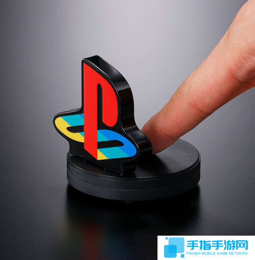 万代推出全新PS水晶立标 轻按发出经典PS启动音效