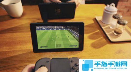 巴塞罗那的《马里奥赛车8》队伍 人手一台Switch