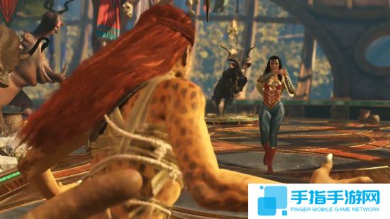 《不义联盟2》性感豹女预告 神奇女侠细腰被踩断