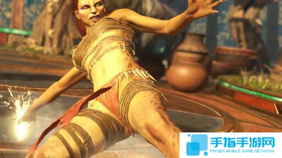 《不义联盟2》性感豹女预告 神奇女侠细腰被踩断