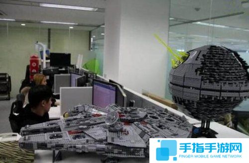 满眼望去尽是手办《冒险岛2》工作室充满文艺